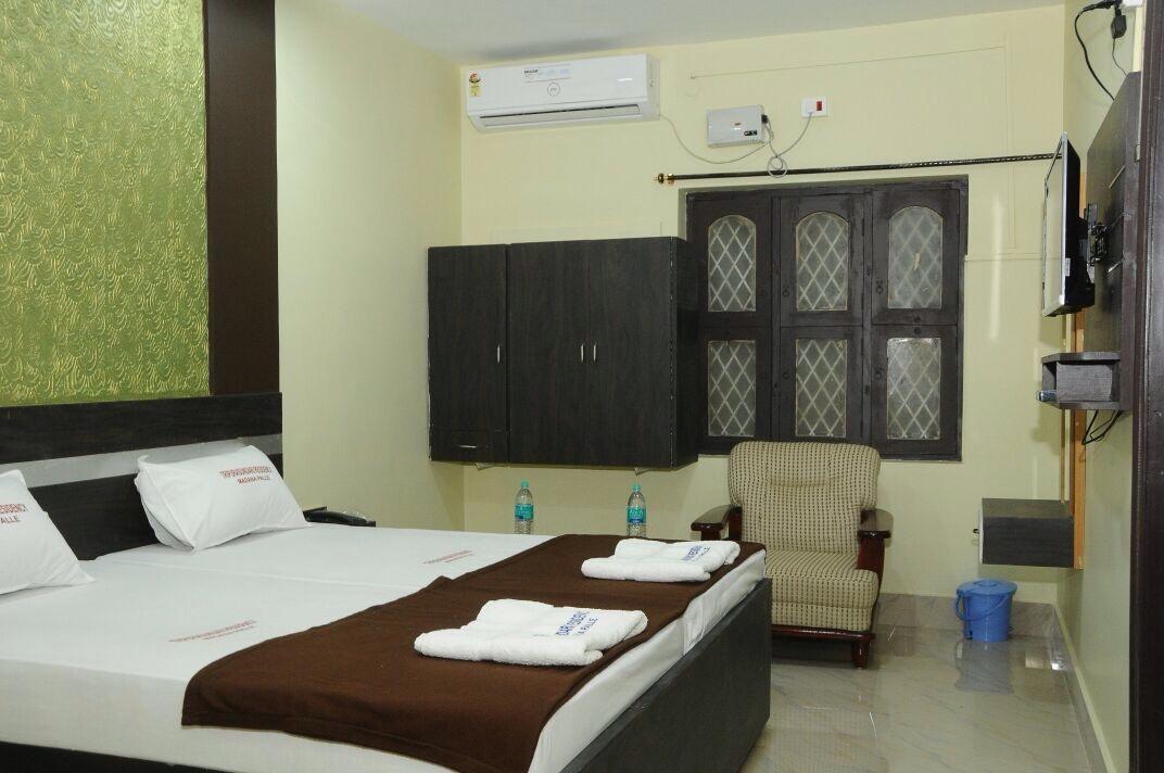 Hotel Tripura Sundari Residency Madanapalle Exteriér fotografie
